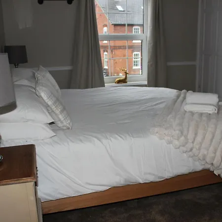 Beautiful 7 Bedroom House With Hot Tub Sleeps 14 펜션 Great Ouseburn
