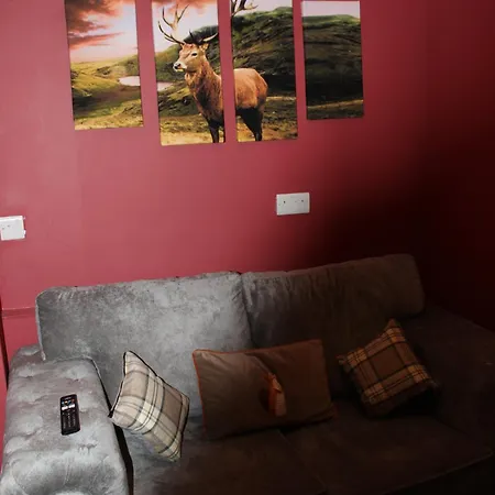 Beautiful 7 Bedroom House With Hot Tub Sleeps 14 *