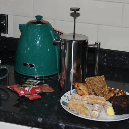 بيت للعطل Beautiful 7 Bedroom House With Hot Tub Sleeps 14