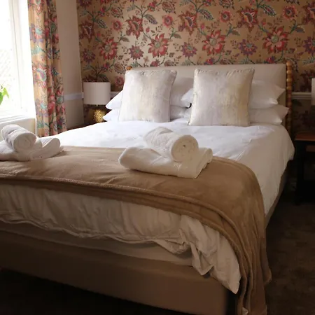 Semesterbostad Beautiful 7 Bedroom House With Hot Tub Sleeps 14 *