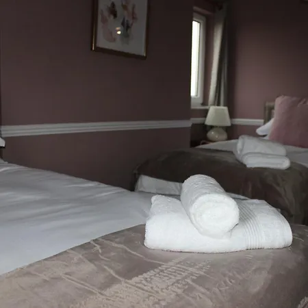 Semesterbostad Beautiful 7 Bedroom House With Hot Tub Sleeps 14