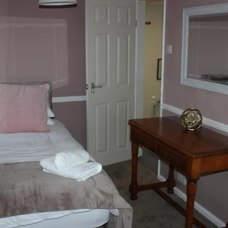 Semesterbostad Beautiful 7 Bedroom House With Hot Tub Sleeps 14 *